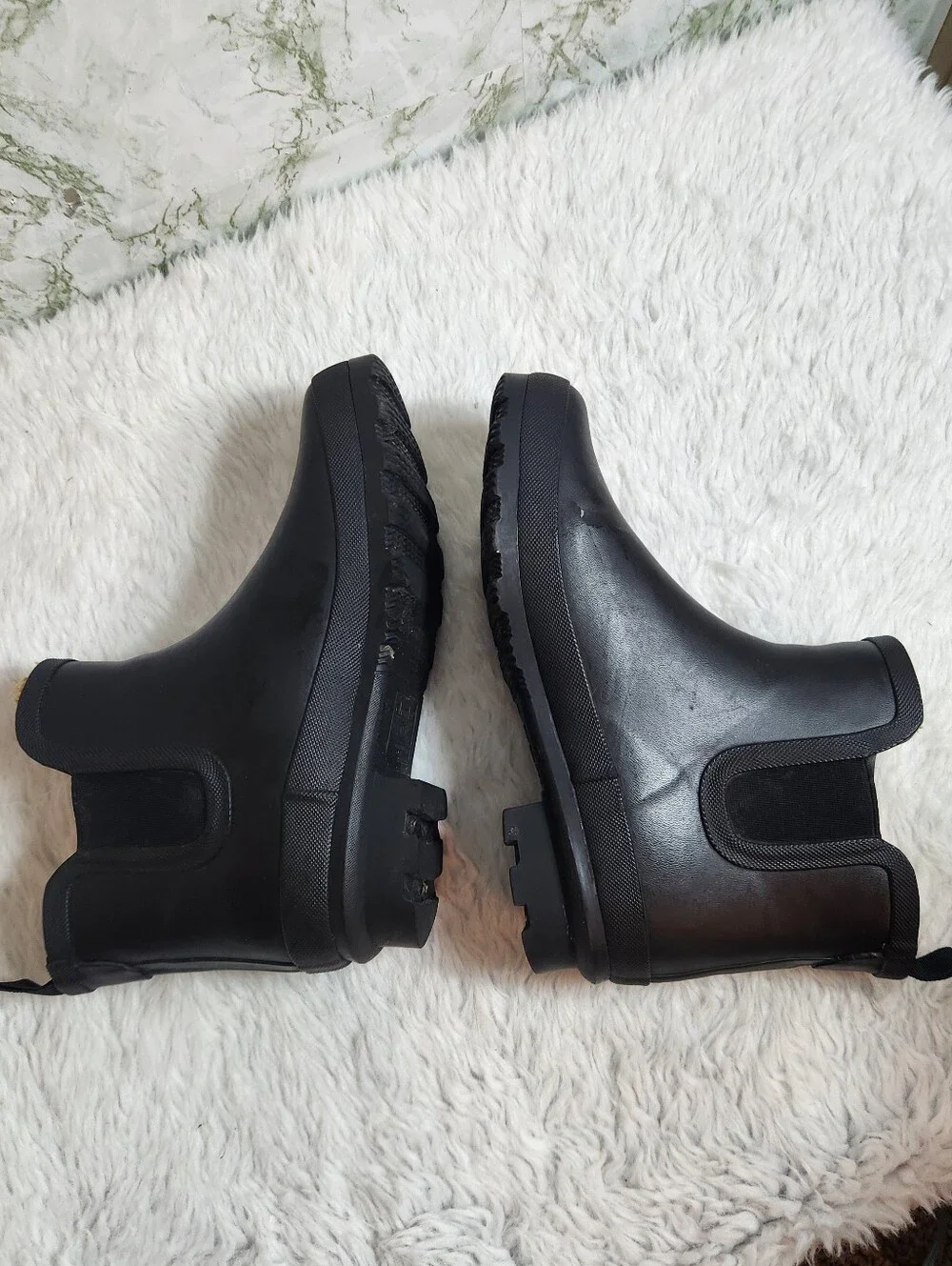 CHOOKA Handcrafted Premium Rainwear Plush Chelsea Black Boots